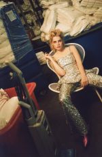 LUCY BOYNTON for Instyle Magazine, Mexico December 2022