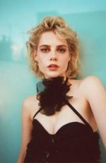 LUCY BOYNTON for Instyle Magazine, Mexico December 2022