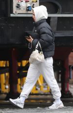MAISIE SMITH Arrives at Sheffield City Hall 12/11/2022