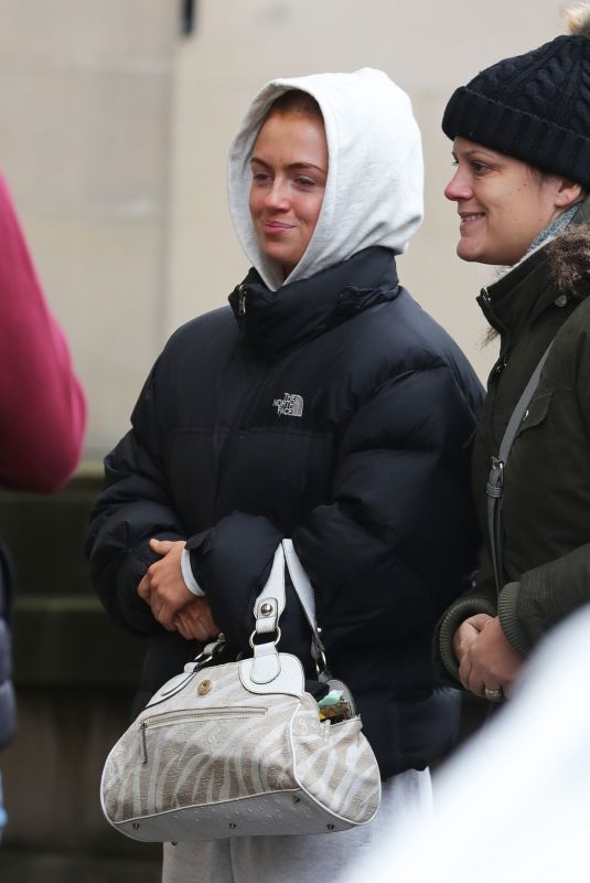 MAISIE SMITH Arrives at Sheffield City Hall 12/11/2022