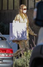 MARGOT ROBBIE Visits a Friend in Los Angeles 12/21/2022