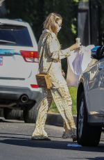 MARGOT ROBBIE Visits a Friend in Los Angeles 12/21/2022
