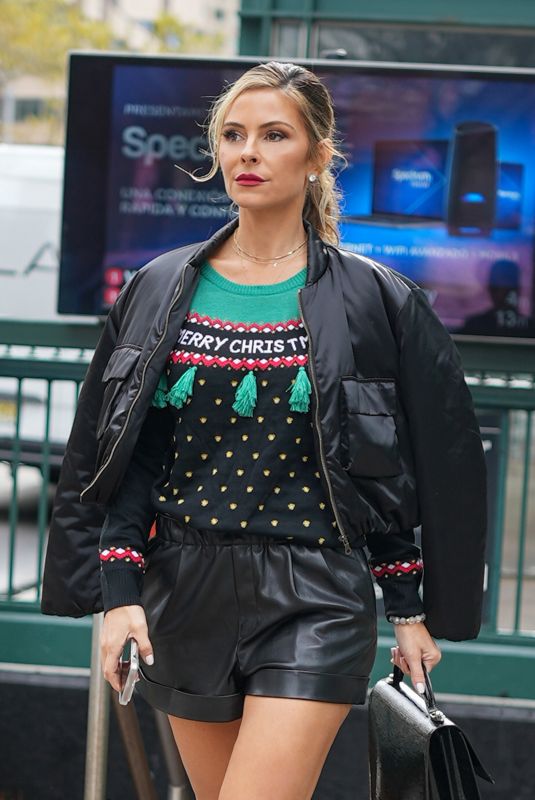 MARIA MENUNOS Heading to Live With Kelly And Ryan in New York 12/15/2022