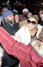 MARIAH CAREY Shows Her Fans Some Hug Appreciation in New York 12/17/2022
