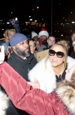 MARIAH CAREY Shows Her Fans Some Hug Appreciation in New York 12/17/2022