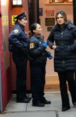 MARISKA HARGITAY on the Set of Law and Arder: SVU in New York 12/05/2022