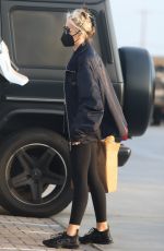 MILEY CYRUS at a Grocery Shopping in Malibu 12/04/2022