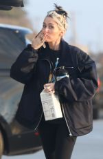MILEY CYRUS at a Grocery Shopping in Malibu 12/04/2022