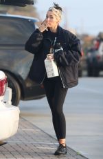 MILEY CYRUS at a Grocery Shopping in Malibu 12/04/2022