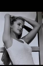 MINKA KELLY - Early Modeling Black and White Photoshoot 