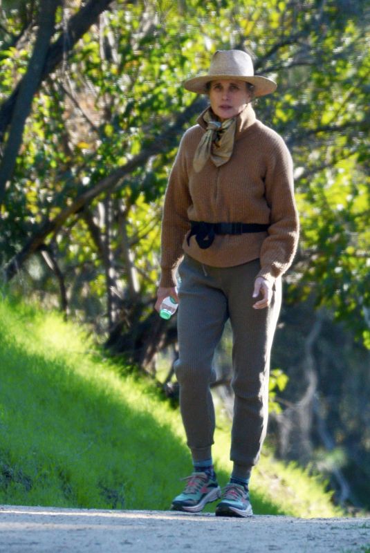 NADIE MACDOWELL Out Hiking at Griffith Park in Los Angeles 12/13/2022