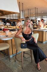 NATASHA OAKLEY - Insagram Photos 12/21/2022