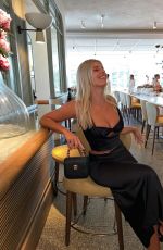 NATASHA OAKLEY - Insagram Photos 12/21/2022