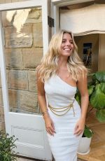 NATASHA OAKLEY - Insagram Photos 12/30/2022