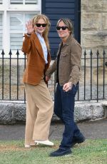 NICOLE KIDMAN and Keith Urban Visiting Nicole