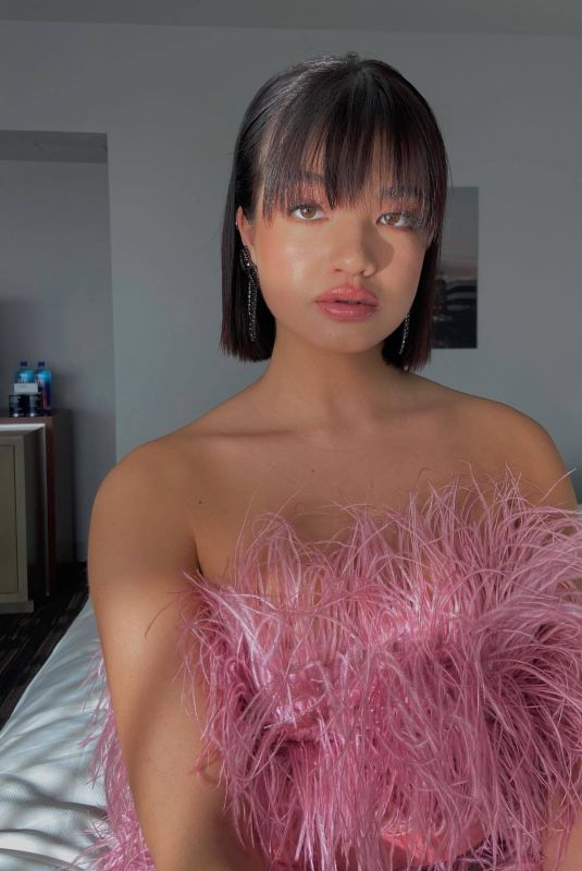 PEYTON ELIZABETH LEE - Instagram Photos 12/18/2022