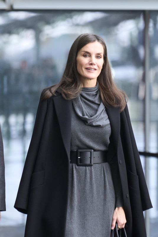 QUEEN LETIZIA OF SPAIN Arrives at Working Meeting of FAD Juventud Foundation at ENDESA Headquarters in Madrid 12/16/2022
