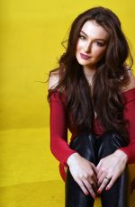 RACHEL PIZZOLATO - Holiday Photoshoot at Sunflower Studio 12/15/2022