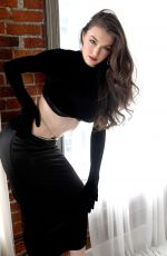 RACHEL PIZZOLATO - Holiday Photoshoot at Sunflower Studio 12/15/2022