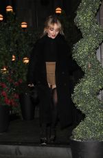 SABRINA CARPENTER Arrives at Zack Bia