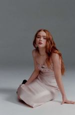 SADIE SINK in L