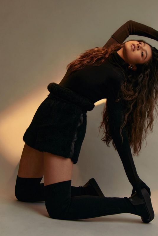 SARA ECHEAGARAY for Iinstyle Magazine, Mexico November 2022