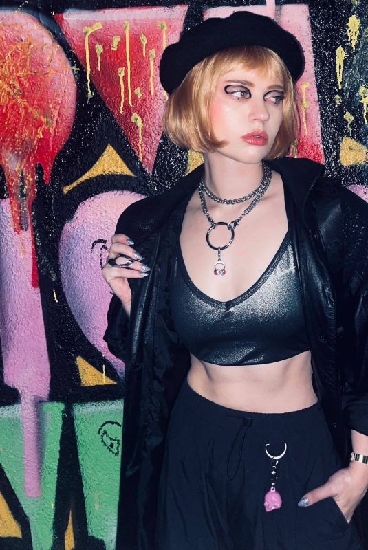 SIERRA MCCORMICK - Instagram Photos 12/19/2022