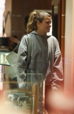 SOFIA RICHIE Shopping at Geary