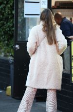 SOFIA VERGARA Shopping at XIV Karats in Beverly Hills 12/14/2022