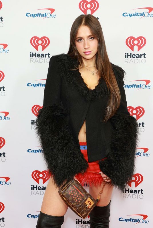 TATE MCRAE at Z100’s Jingle Ball in New York 12/09/2022