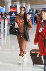 WINNIE HARLOW at Los Angeles International Airport 12/01/2022