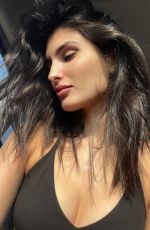 YAEL COHEN - Instagram Photos 12/20/2022