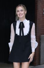 ZOEY DEUTCH Arrives at Drew Barrymore Show in New York 12/07/2022