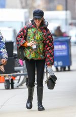 ANNE HATHAWAY Geading to a Photo Studio in New York 01/11/2023