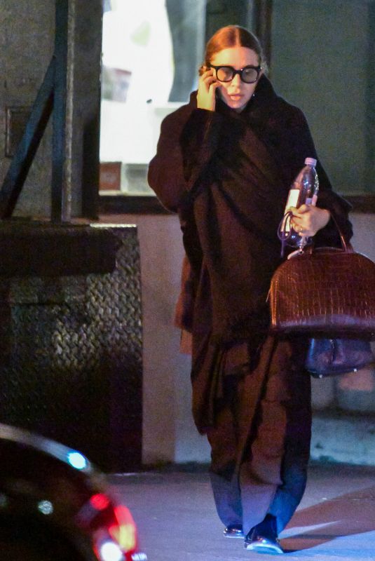 ASHLEY OLSEN Night Out in New York 01/18/2023