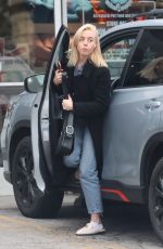 AUBREY PLAZA Arrives at Her Local Groomers in Los Feliz 01/03/2022