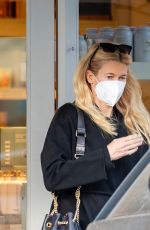 CLAUDIA SCHIFFER Out Shopping in Notting Hill 01/22/2023