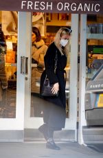 CLAUDIA SCHIFFER Out Shopping in Notting Hill 01/22/2023