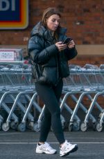 COLEEN ROONEY Out Shopping at Aldi in Manchester 01/04/2023