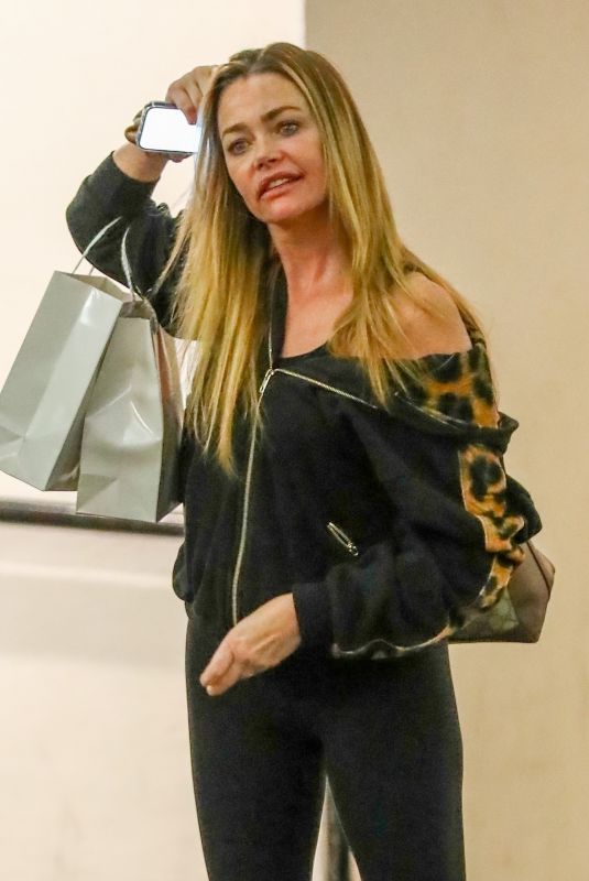 DENISE RICHARDS Leaves Diamond Face Institute Surgical Center in Beverly Hills 01/12/2023