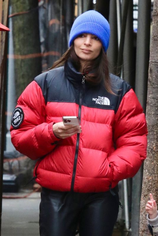 EMILY RATAJKOWSKI Out and About in New York 01/14/2023