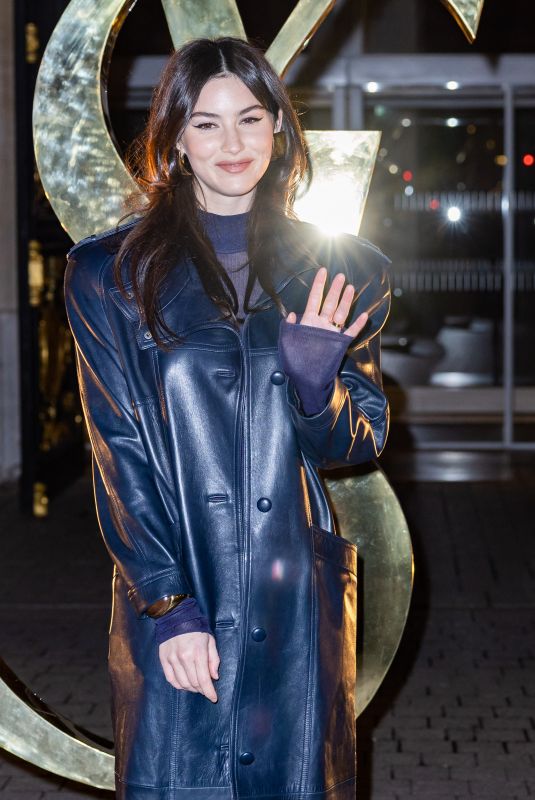 GRACIE ABRAMS at Saint Laurent Menswear Fall-Winter 2023-2024 Show at Paris Fashion Week 01/17/2023