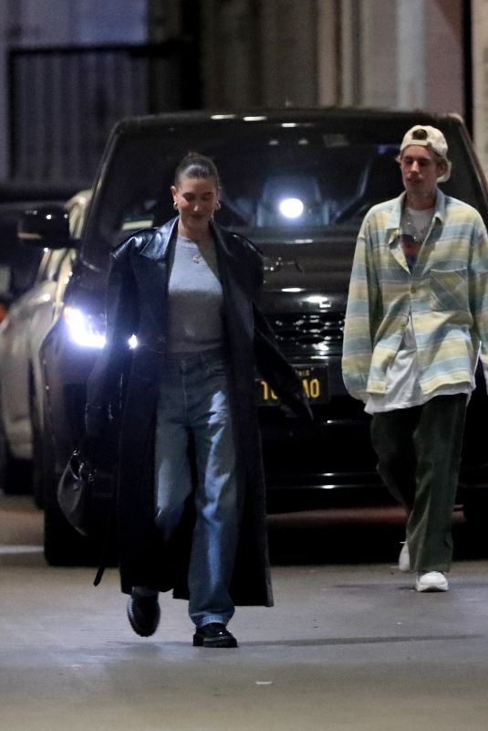 HAILEY and Justin BIEBER Out for Dinner at Wally