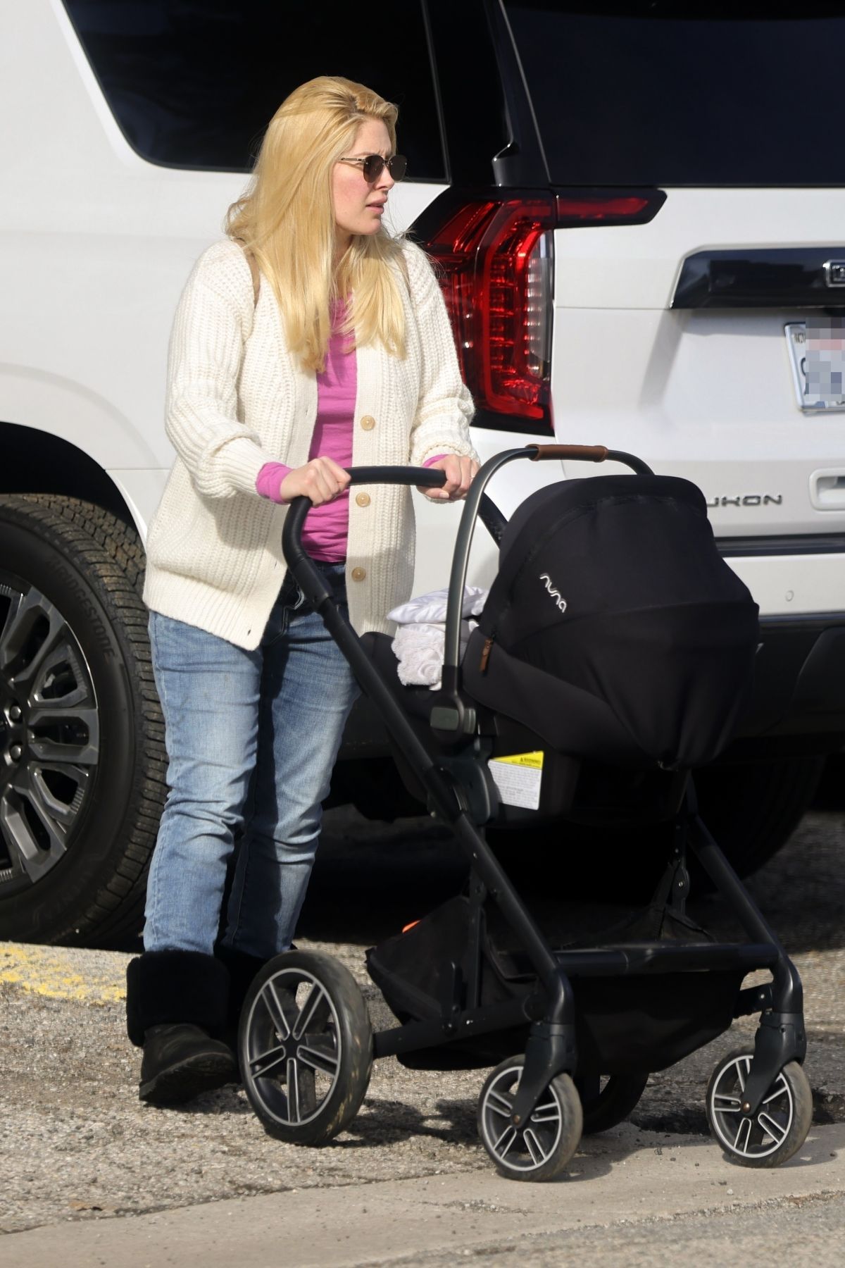 HEIDI MONTAG and Spencer Pratt Out with Their Baby in Los Angeles 01/08