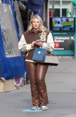 ISKRA LAWRENCE Out Shopping in New York 01/11/2023