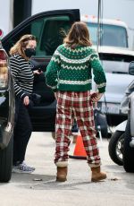 JENNIFER GARNER Arrives at a Set of Her Latest Comedy Movie Family Leave in Los Angeles 01/12/2023