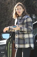 JENNIFER GARNER Heading to Sollis Health in Santa Monica 01/19/2023