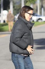JENNIFER GARNER Out for Coffee with a Friend in Santa Monica 01/18/2023