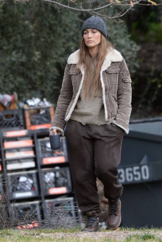JENNIFER LOPEZ Filming Reshoots for The Mother in Los Angeles 01/19/2023