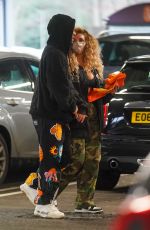 JESY NELSON Shopping at a Local Shop in Brentwood 01/09/2023